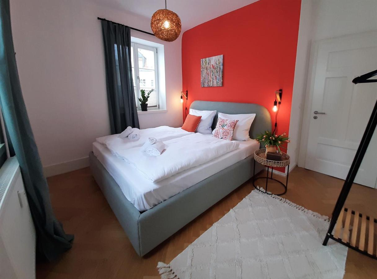 Apartment 4-6 Personen I 80Qm I Altstadt I Dachterasse I Parkplatz Straubing Exterior foto